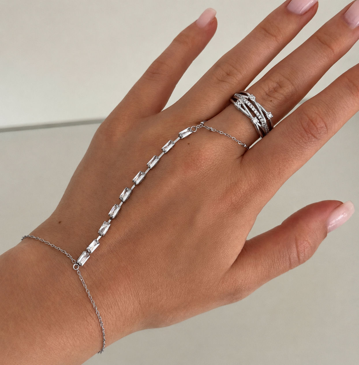The Slide On Hand Chain Collection