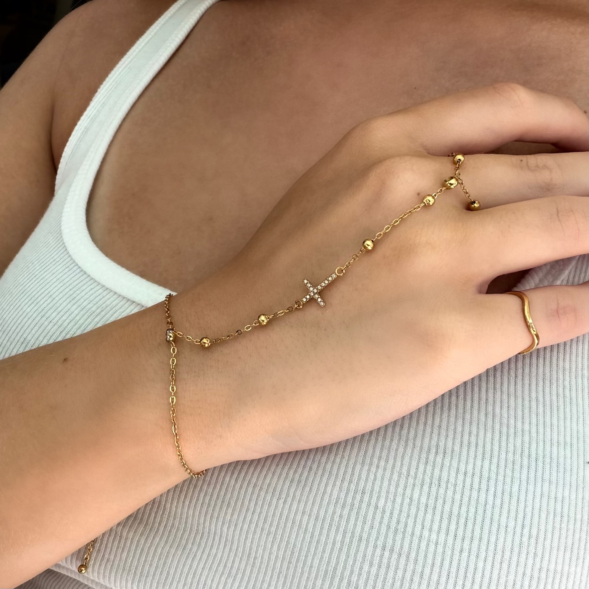 The Slide On Hand Chain Collection