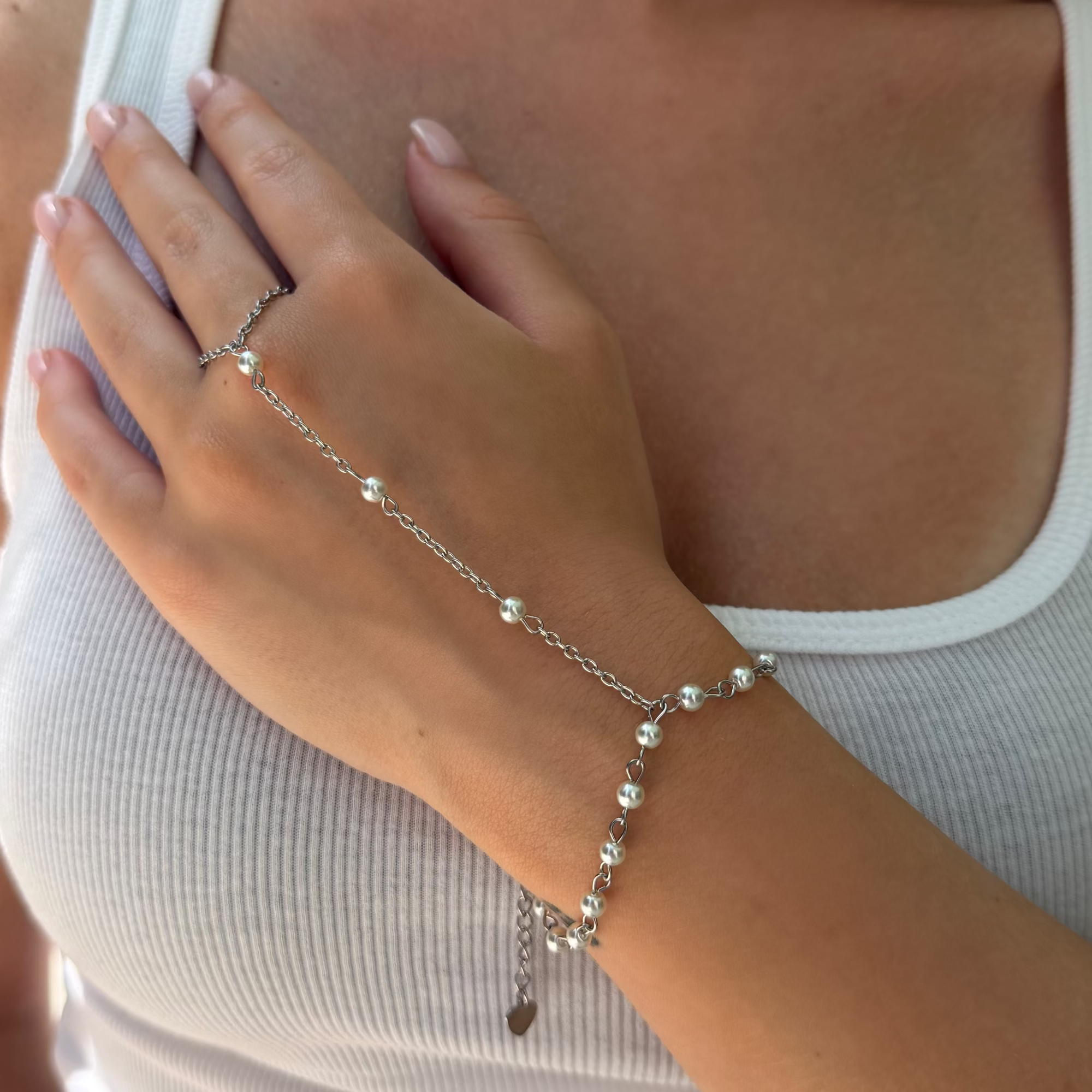 Bella Pearl Hand Chain