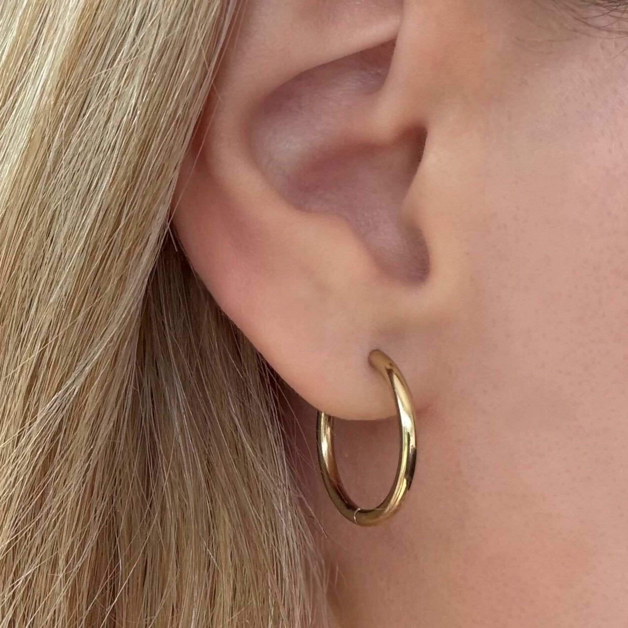 Cutie Thin Hoop Earrings