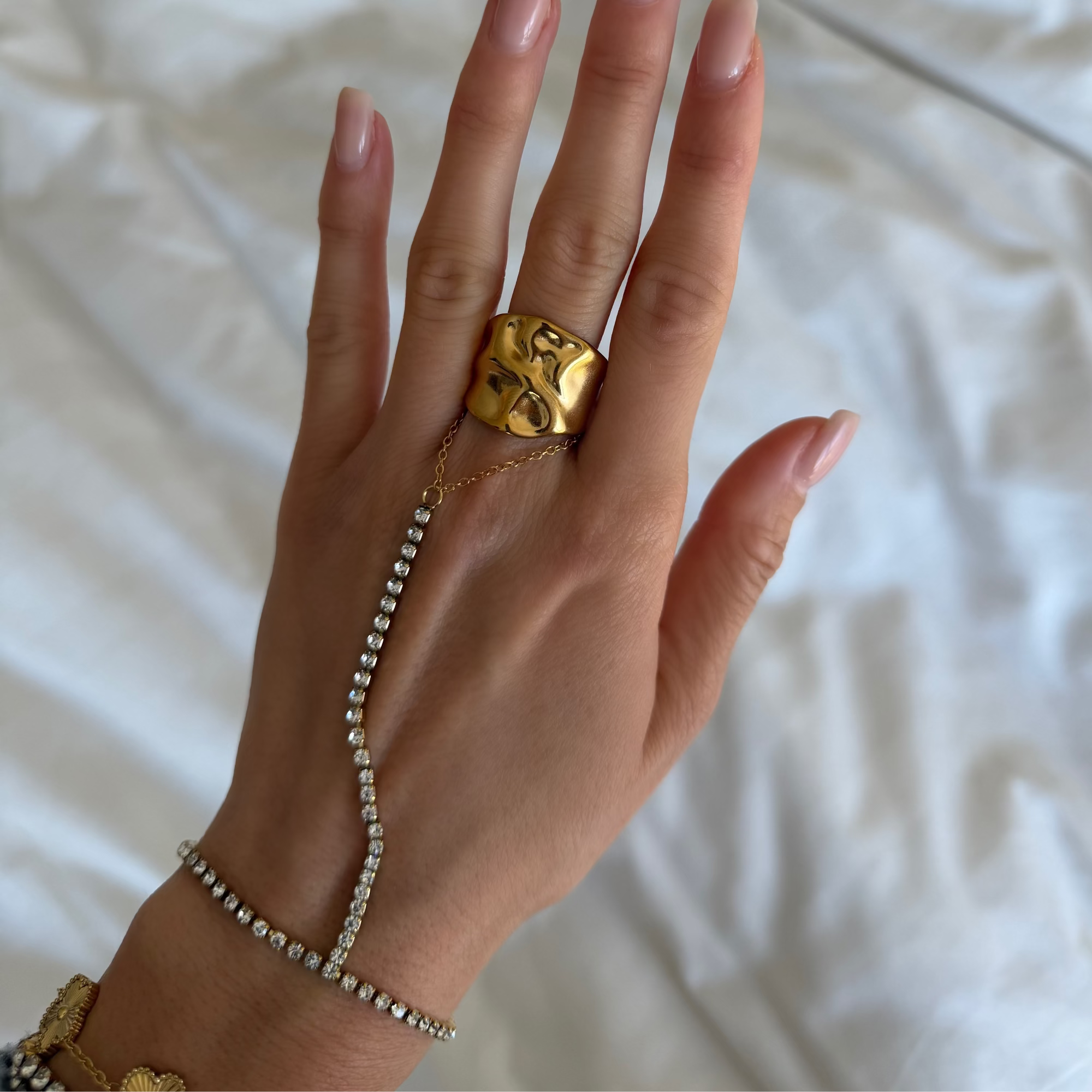 Viral Hand Chains: Anti Tarnish Waterproof